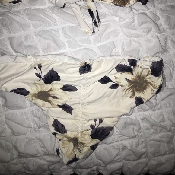 O' Neill Bikini Set - Picture 2 of 2